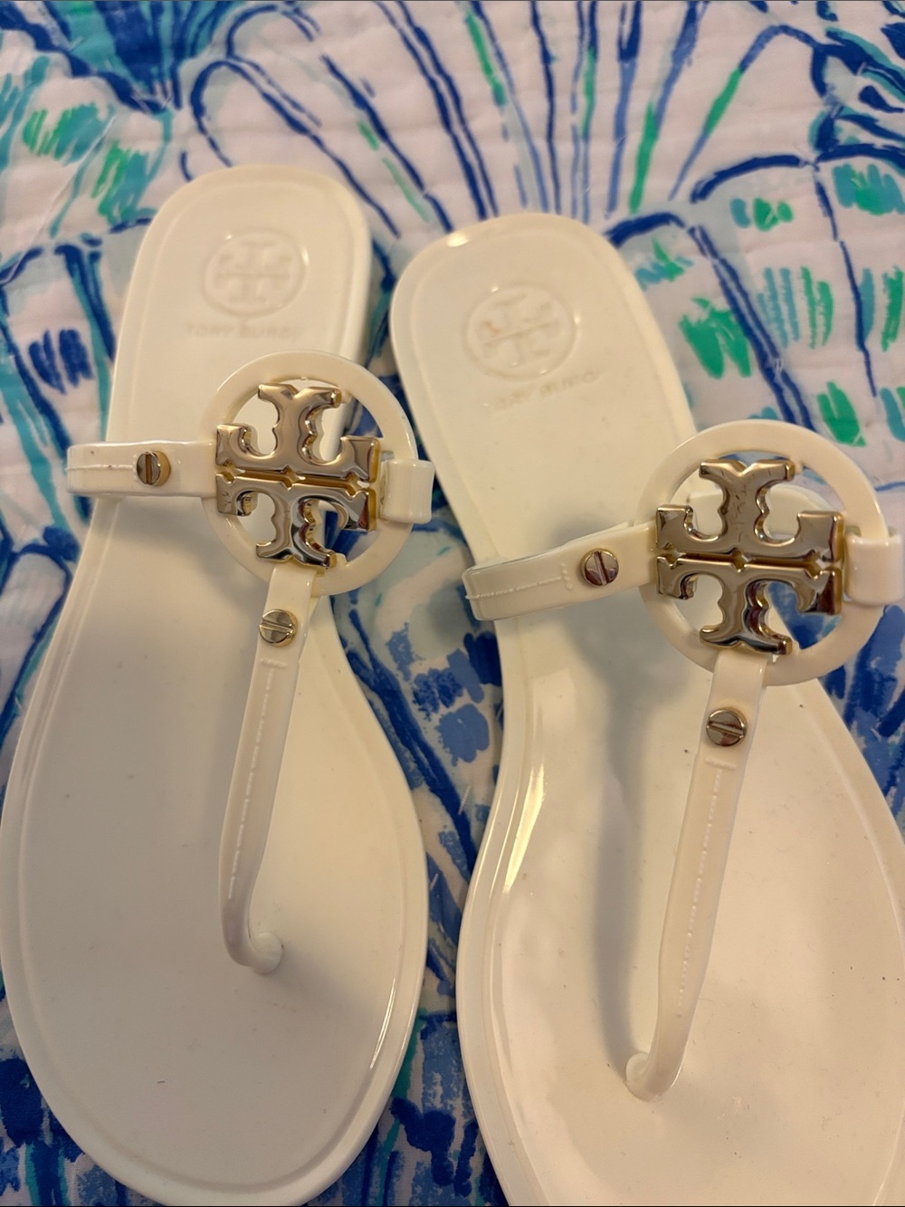 Tory Burch White Jelly Thong Sandals with Gold Logo Medallion - Picture 3 of 3